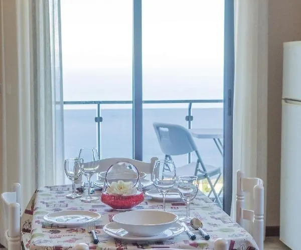 “venik House” Sea_mountains_relaxing_barbecue